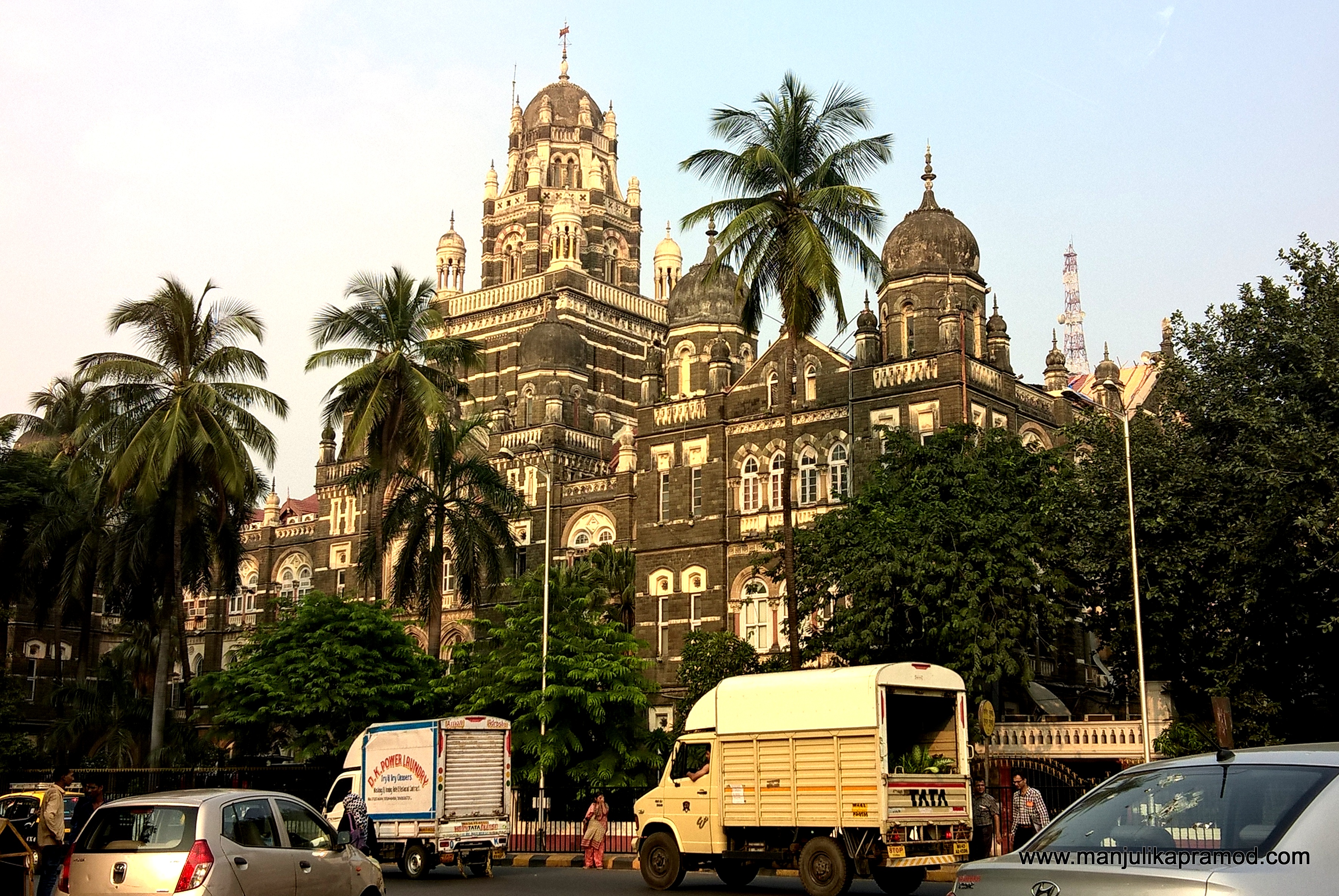 Exploring Zaveri Bazaar in Mumbai
