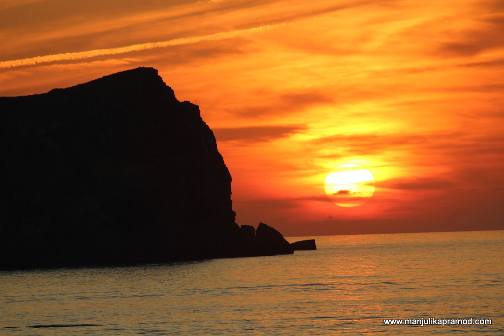 Arm-chair Travel : Most Beautiful Sunset in Ibiza